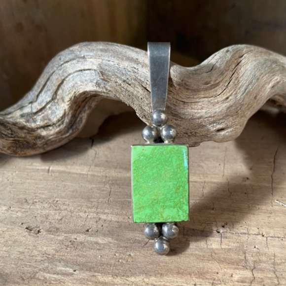 RARE Vintage Pendant A.Cadman Gaspeite & Sterling Silver - Picture 2 of 12